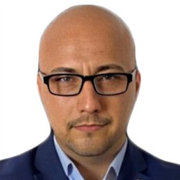 队长传授糖画勺，村民捧上“新饭碗”