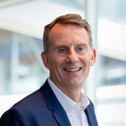 从赛场围观到上车体验：问界M7/M9在合肥社区运动会“实力抢镜”