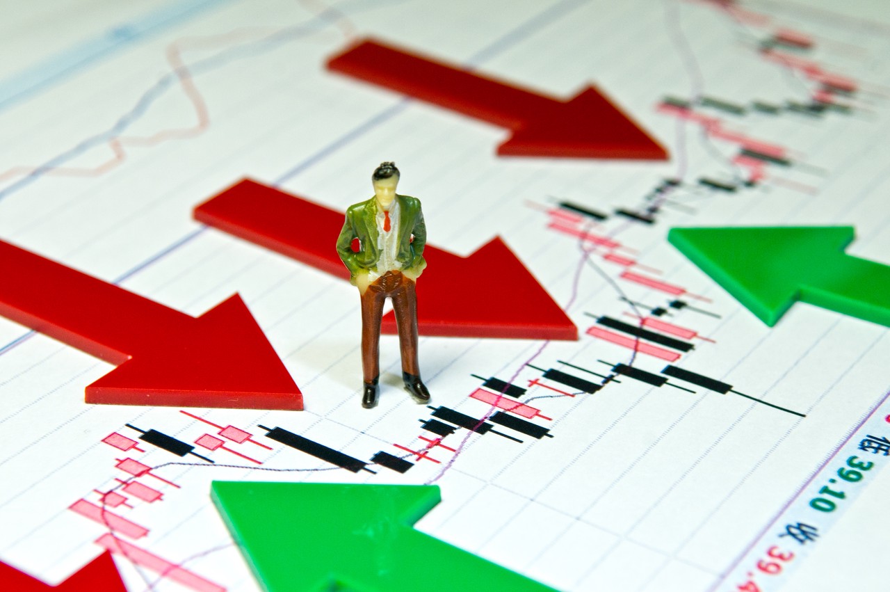 商务部新闻发言人就中方在世贸组织起诉加拿大钢铁等产品进口限制措施答记者问