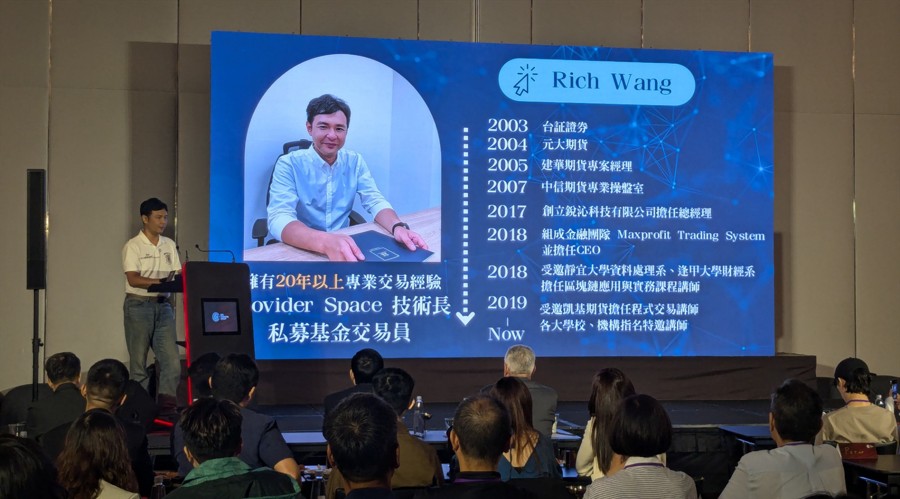 “珠海情侣欢乐跑”今日浪漫继续！